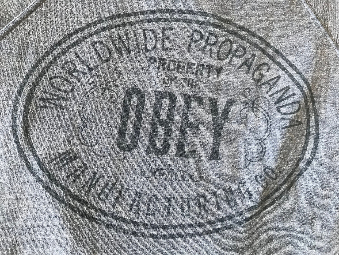 OBEY GIANT MANUFACTURING Co. CLOTHING MEN'S PULLOVER SWEATSHIRT LIGHT BLUE GRAY LARGE SIZE