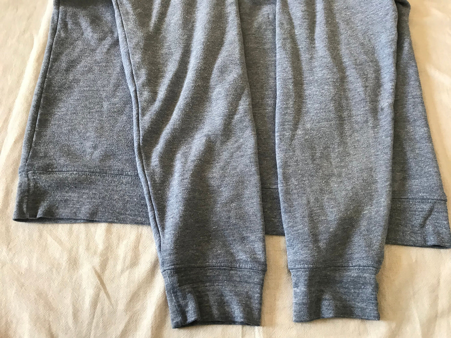 OBEY GIANT MANUFACTURING Co. CLOTHING MEN'S PULLOVER SWEATSHIRT LIGHT BLUE GRAY LARGE SIZE