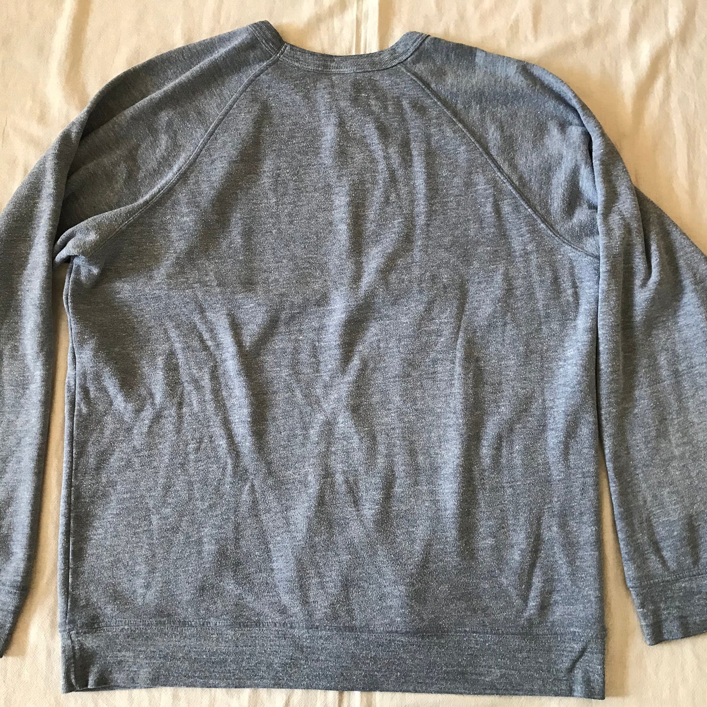 OBEY GIANT MANUFACTURING Co. CLOTHING MEN'S PULLOVER SWEATSHIRT LIGHT BLUE GRAY LARGE SIZE