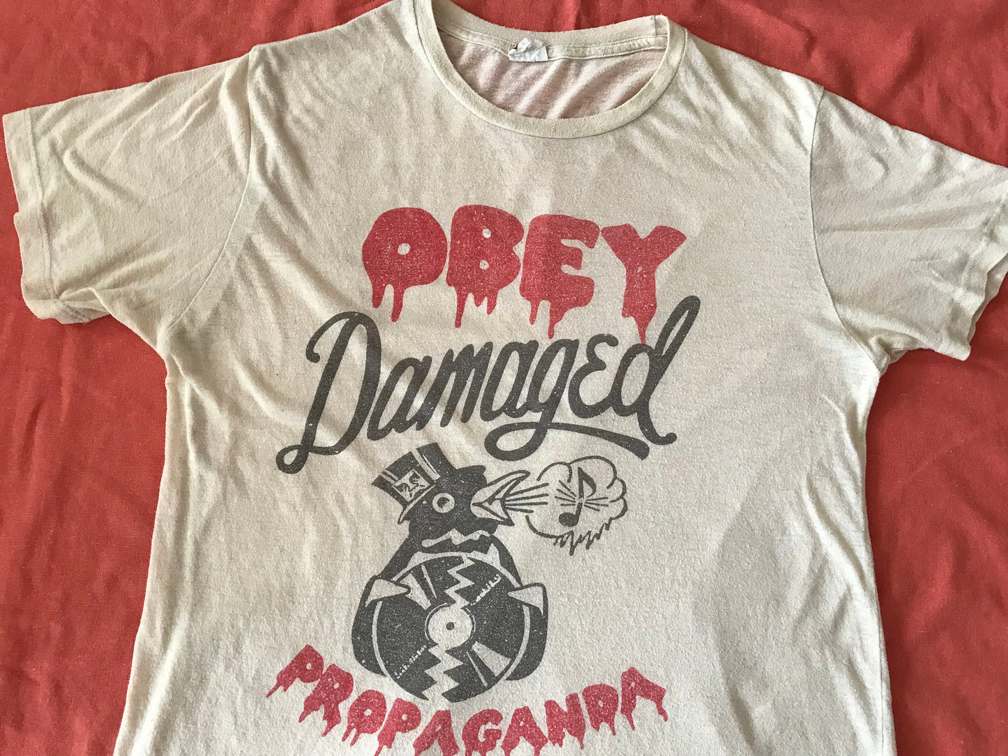 OBEY CLOTHING | OBEY GIANT DAMAGED PROPAGANDA MEN'S T-SHIRT BEIGE MEDIUM SIZE