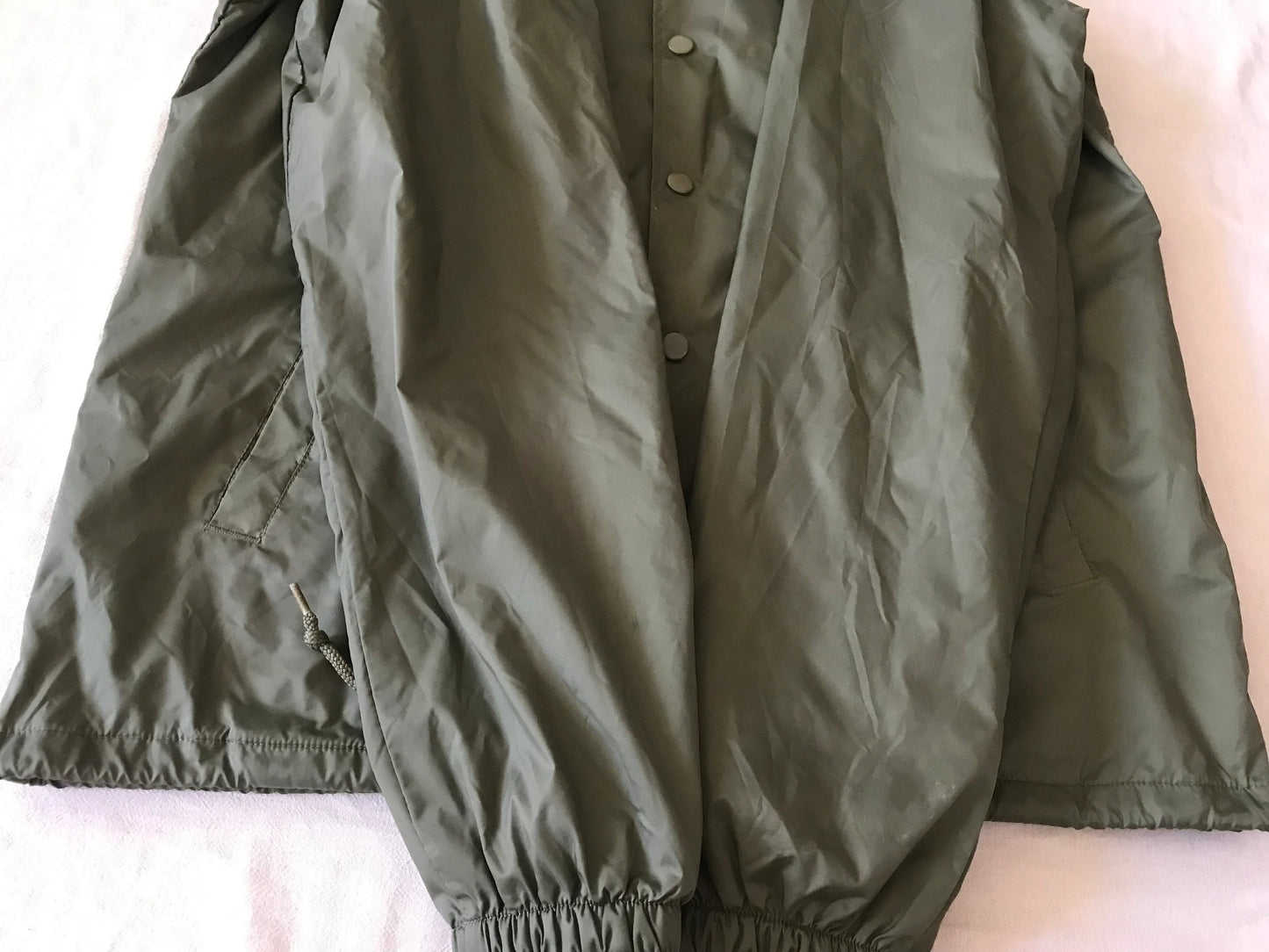 OBEY CLOTHING ''OBEY WORDWIDE'' MEN'S  WINDBREAKER LIGHT JACKET OVERSHIRT SNAP BUTTONS DRAB W/ GRAPHIC PRINT MEDIUM