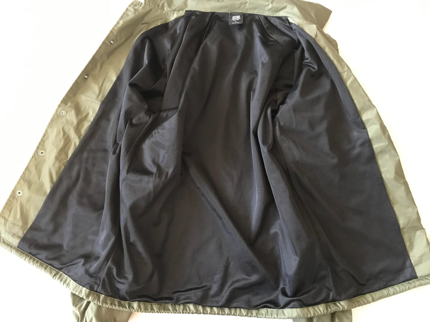 OBEY CLOTHING ''OBEY WORDWIDE'' MEN'S  WINDBREAKER LIGHT JACKET OVERSHIRT SNAP BUTTONS DRAB W/ GRAPHIC PRINT MEDIUM