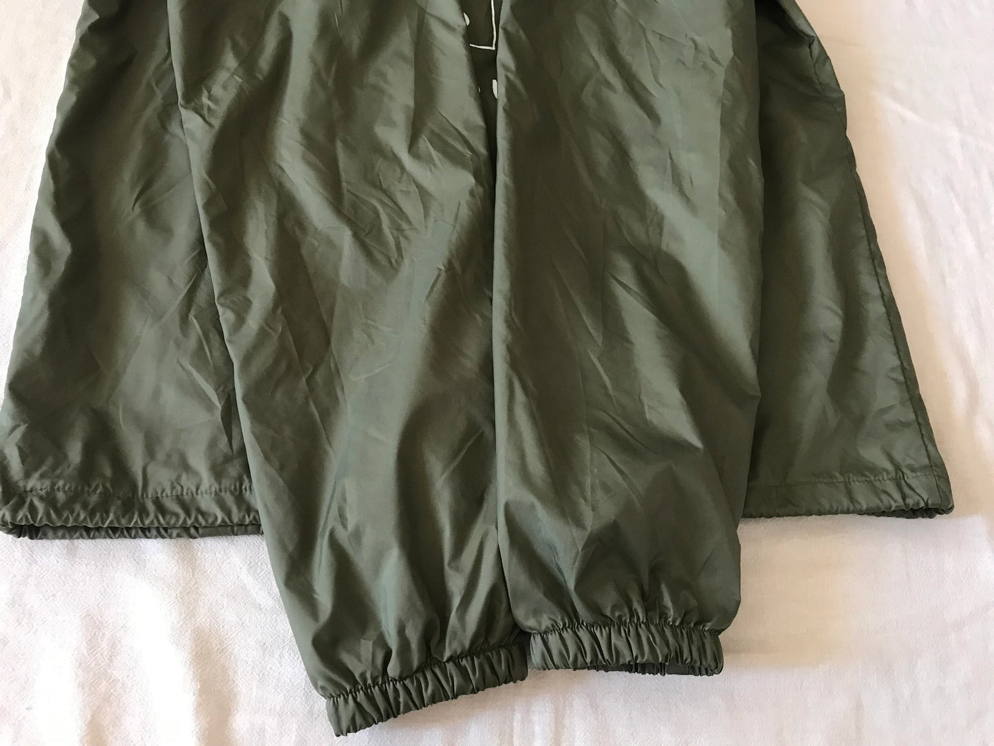 OBEY CLOTHING ''OBEY WORDWIDE'' MEN'S  WINDBREAKER LIGHT JACKET OVERSHIRT SNAP BUTTONS DRAB W/ GRAPHIC PRINT MEDIUM